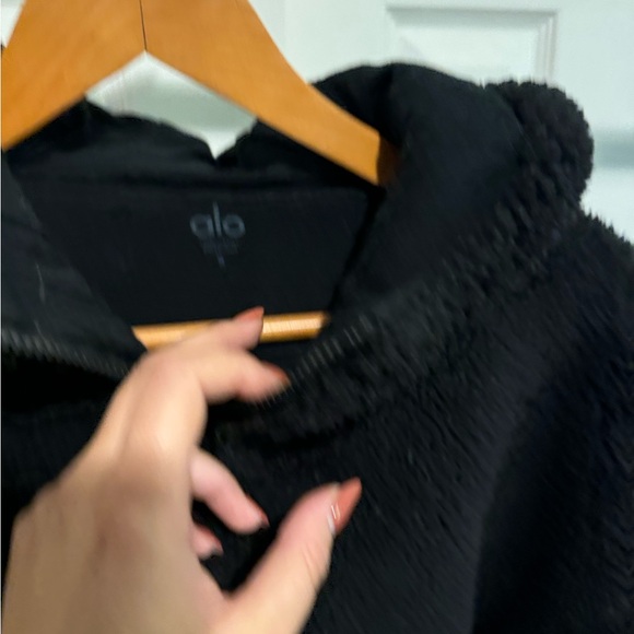 ALO YOGA STREETSIDE SHERPA HALF ZIP PULLOVER - Picture 8 of 8